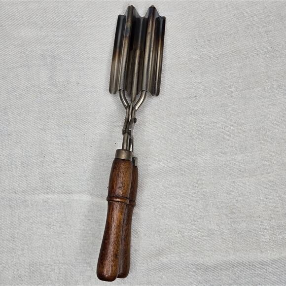 Antique Vintage Wooden Handled Hair Crimper Tool - Picture 5 of 8